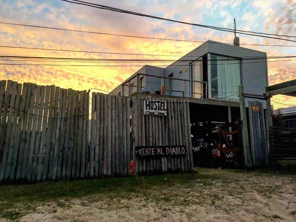 Hostel Vente Al Diablo Punta Del Diablo Exterior foto
